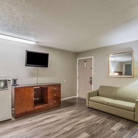 Econo Lodge Inn & Suites Уайрика Экстерьер фото
