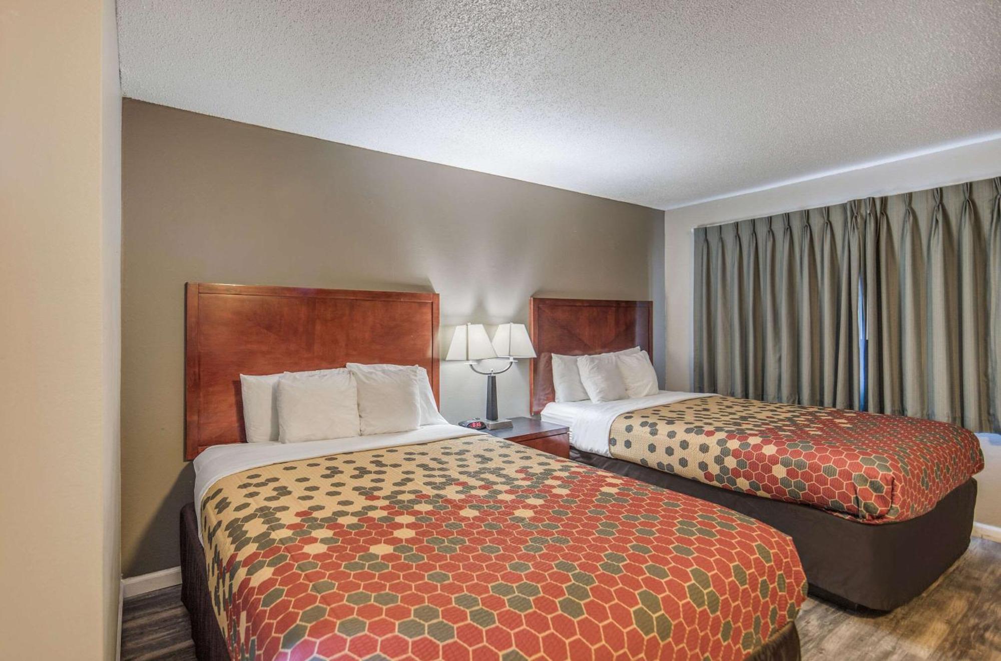 Econo Lodge Inn & Suites Уайрика Экстерьер фото