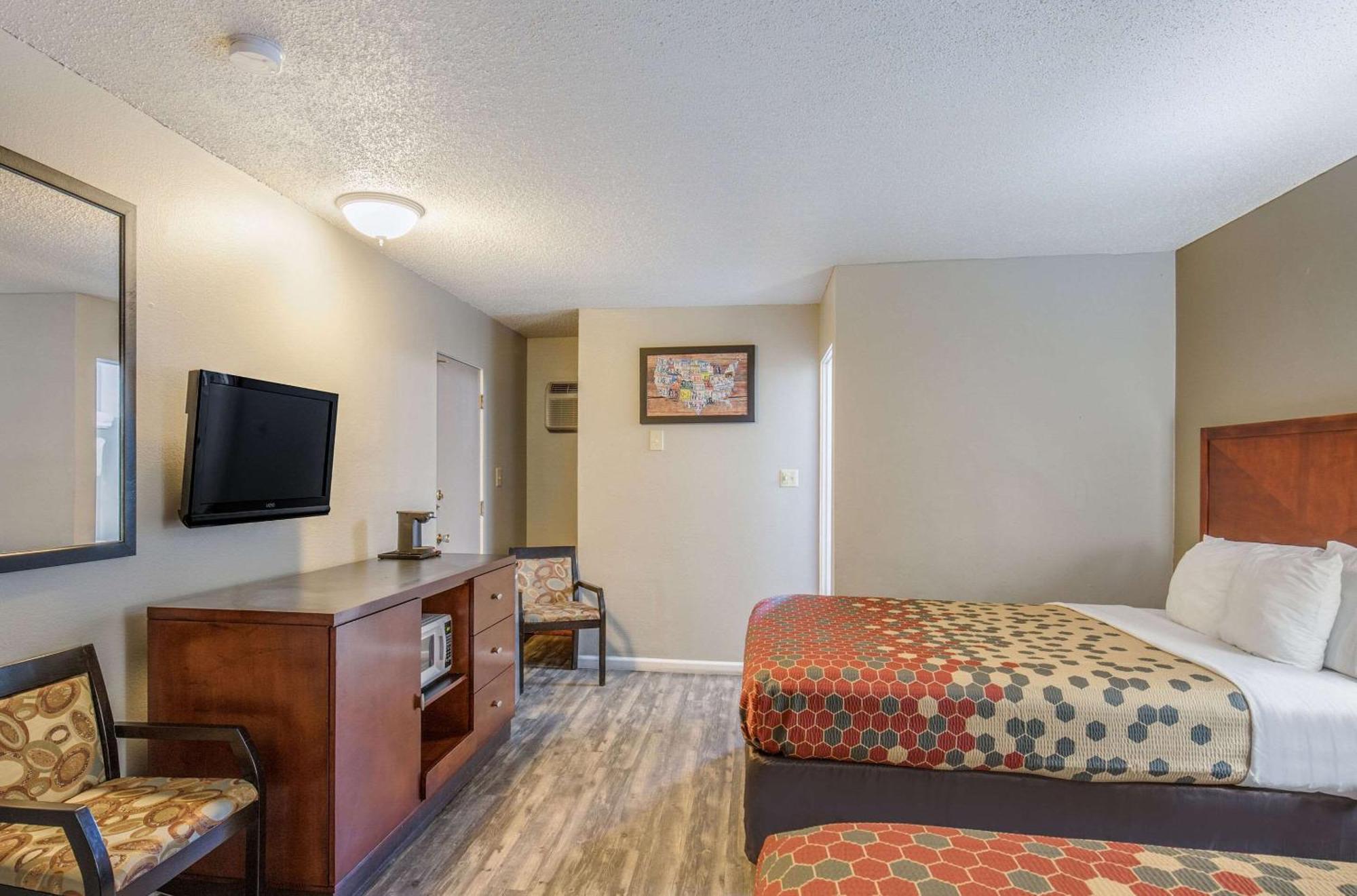 Econo Lodge Inn & Suites Уайрика Экстерьер фото