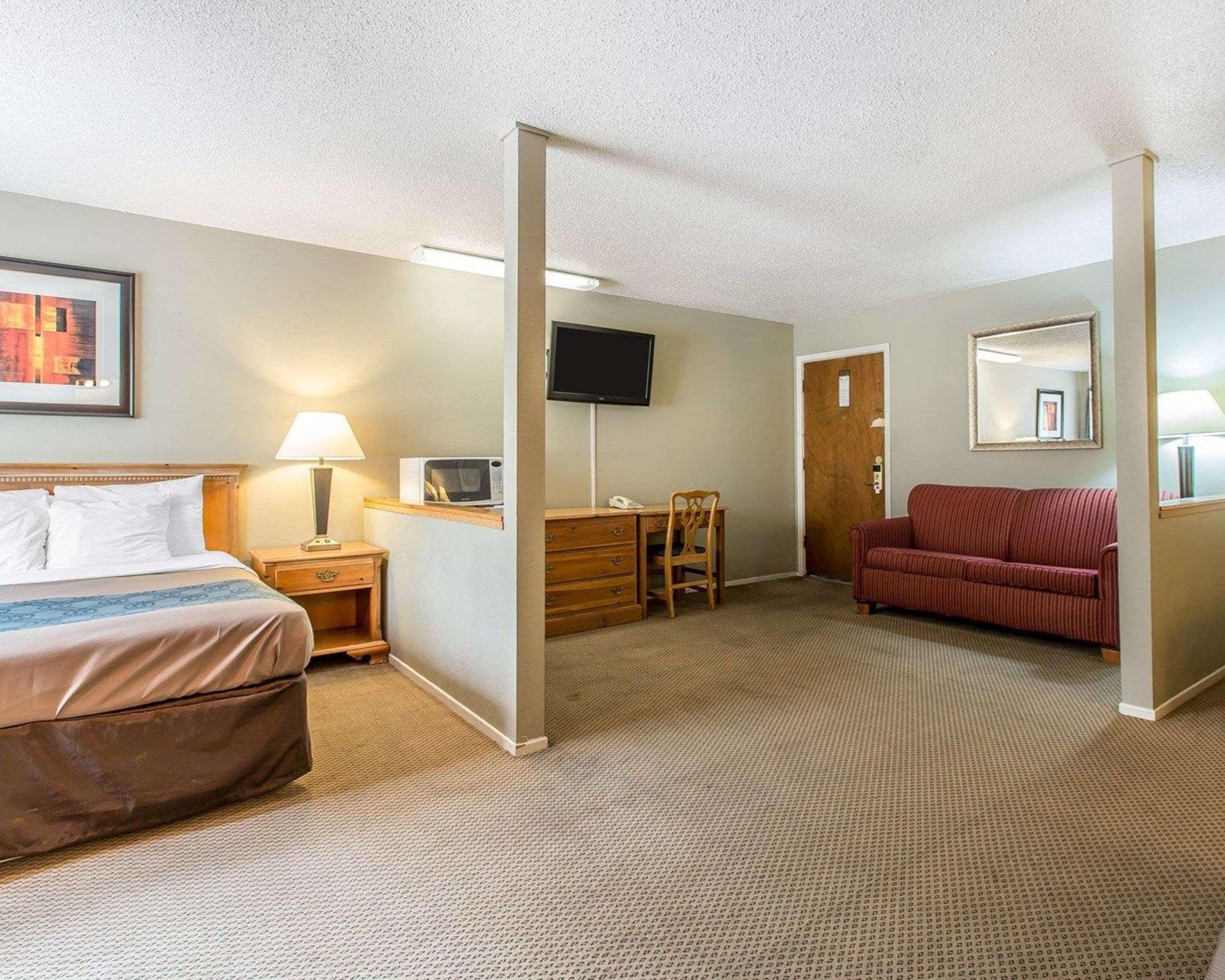 Econo Lodge Inn & Suites Уайрика Экстерьер фото