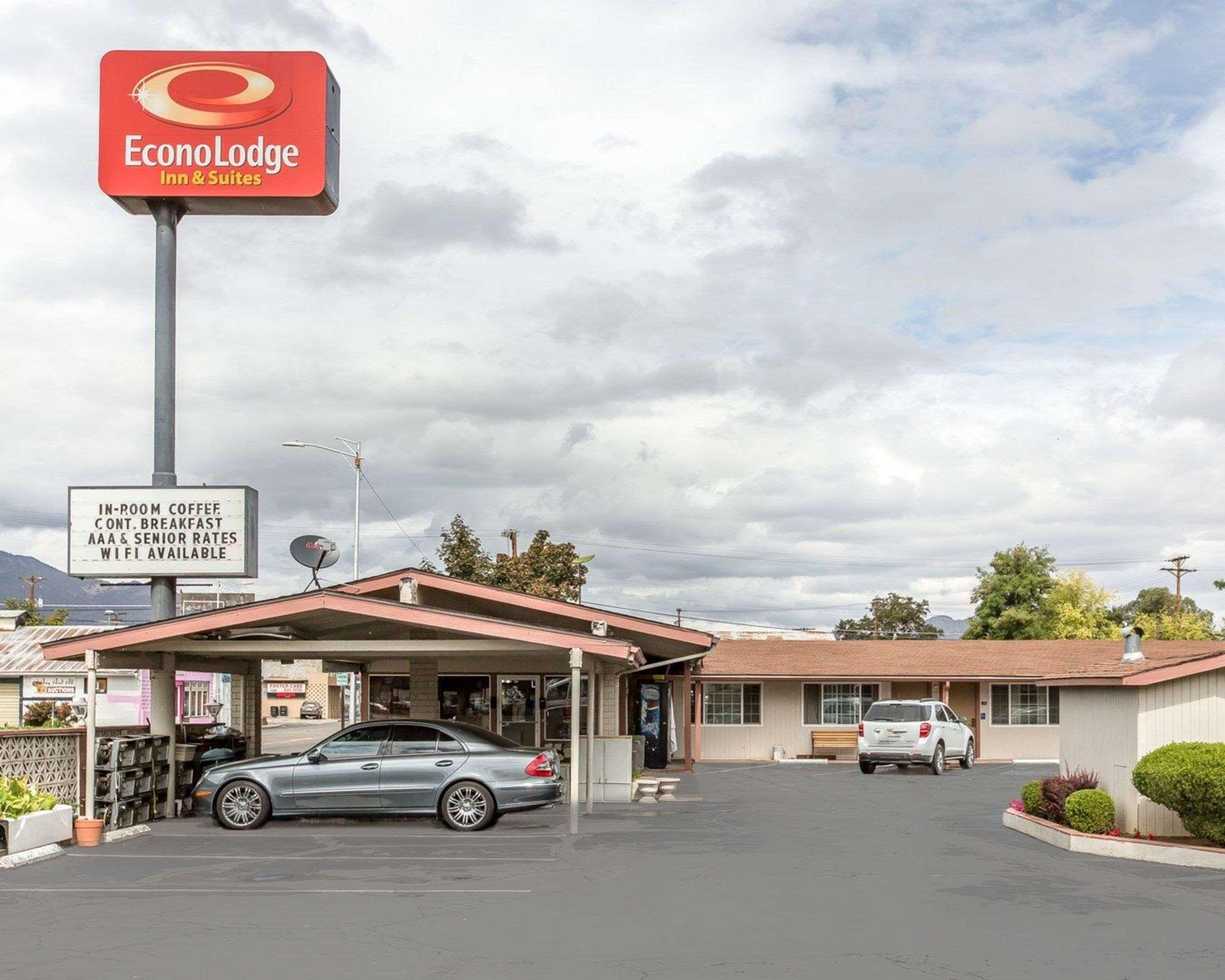 Econo Lodge Inn & Suites Уайрика Экстерьер фото