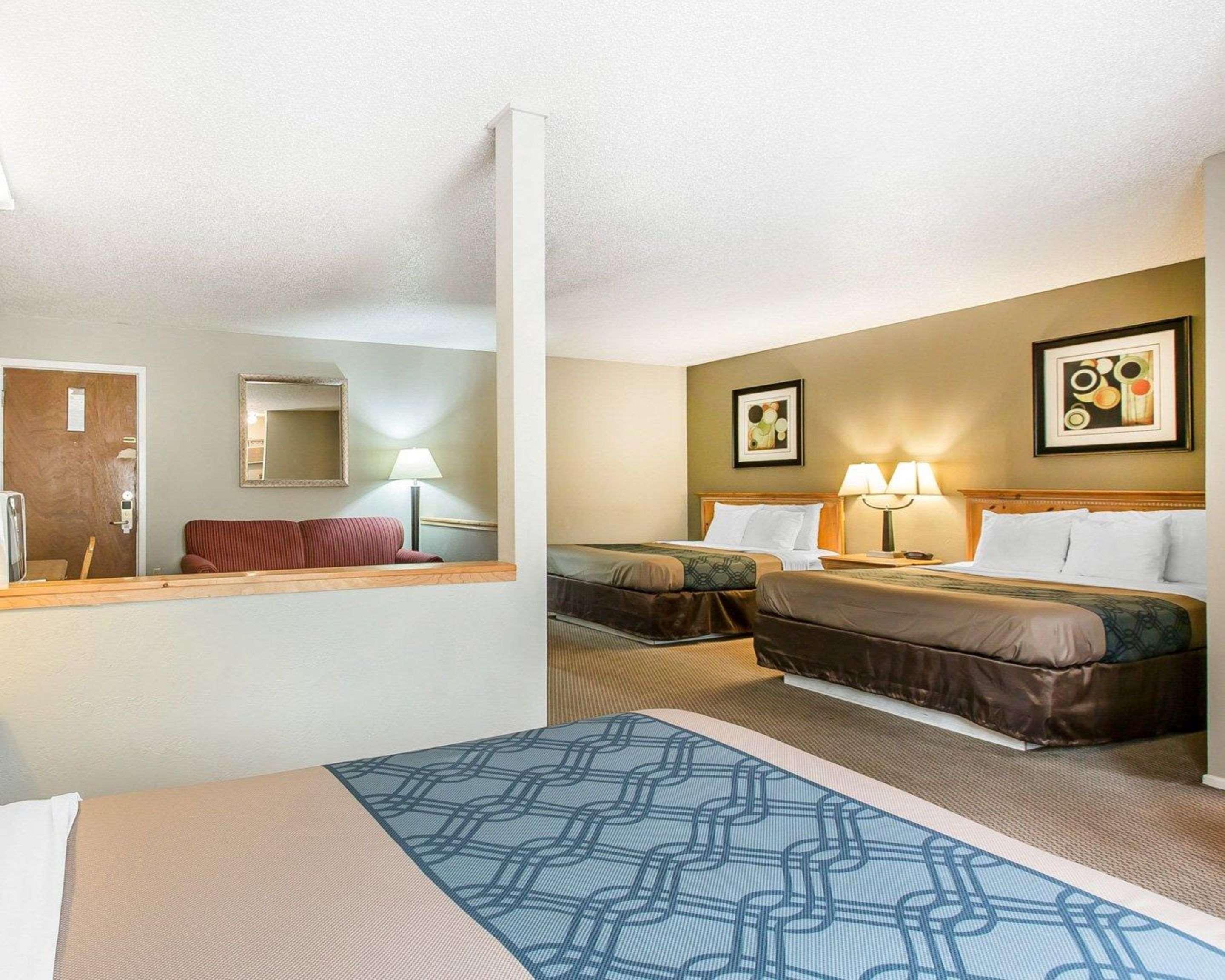 Econo Lodge Inn & Suites Уайрика Экстерьер фото