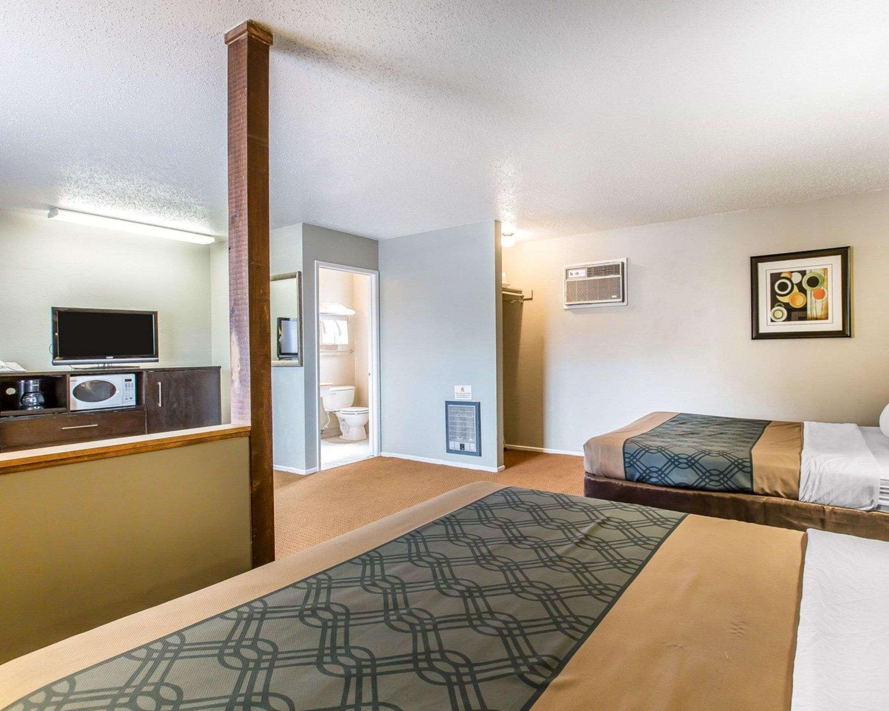 Econo Lodge Inn & Suites Уайрика Экстерьер фото