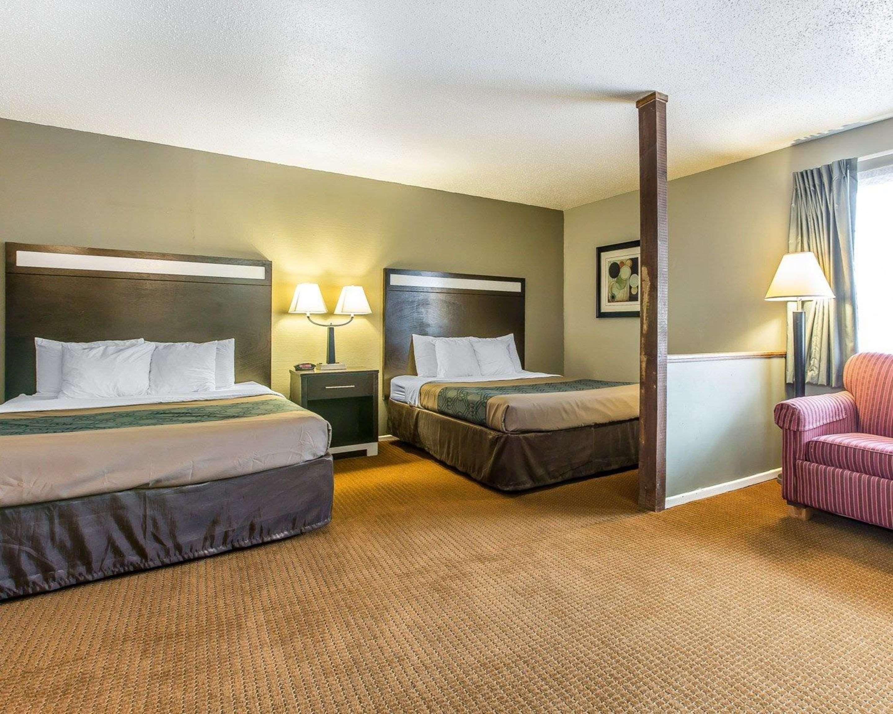 Econo Lodge Inn & Suites Уайрика Экстерьер фото