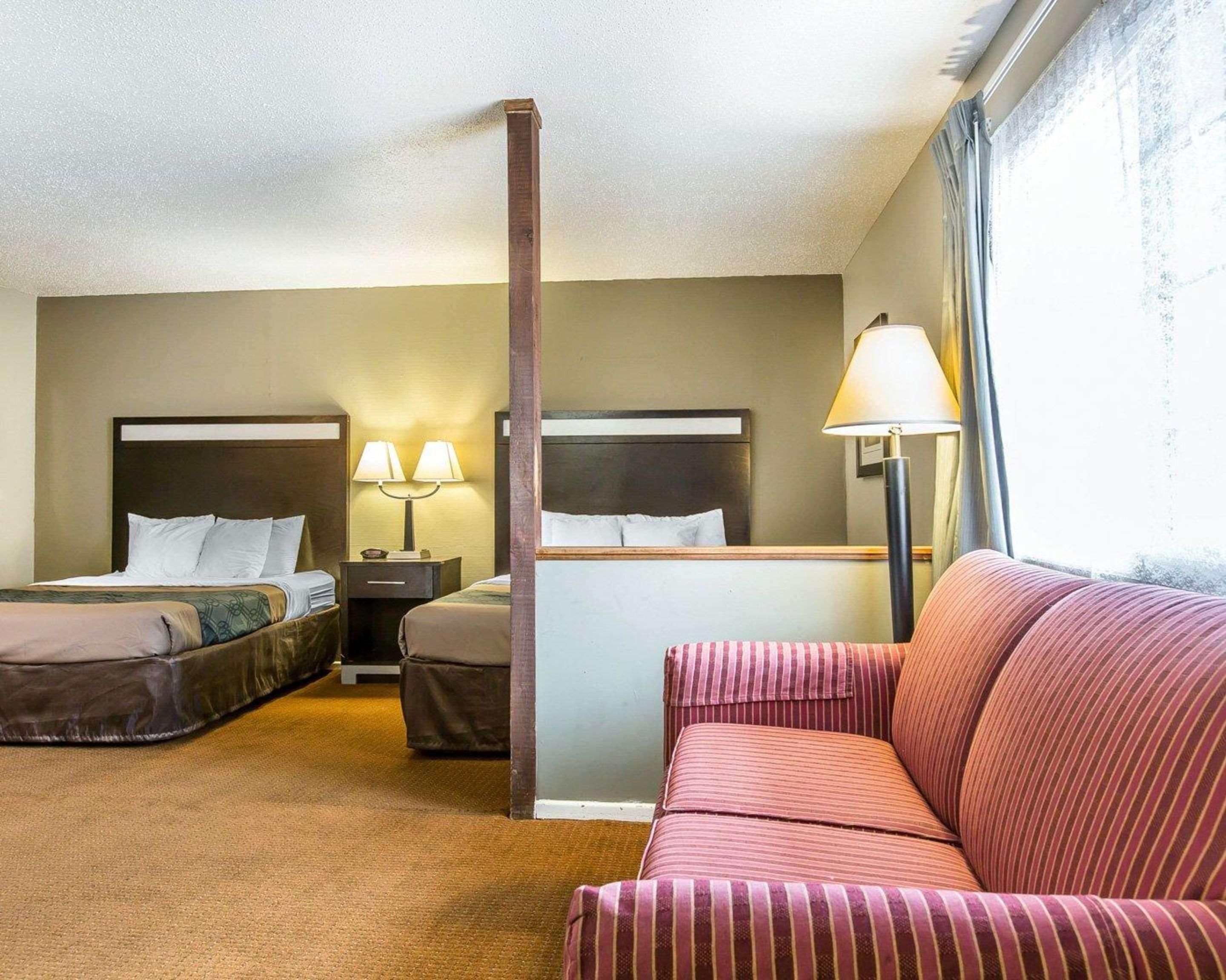 Econo Lodge Inn & Suites Уайрика Экстерьер фото