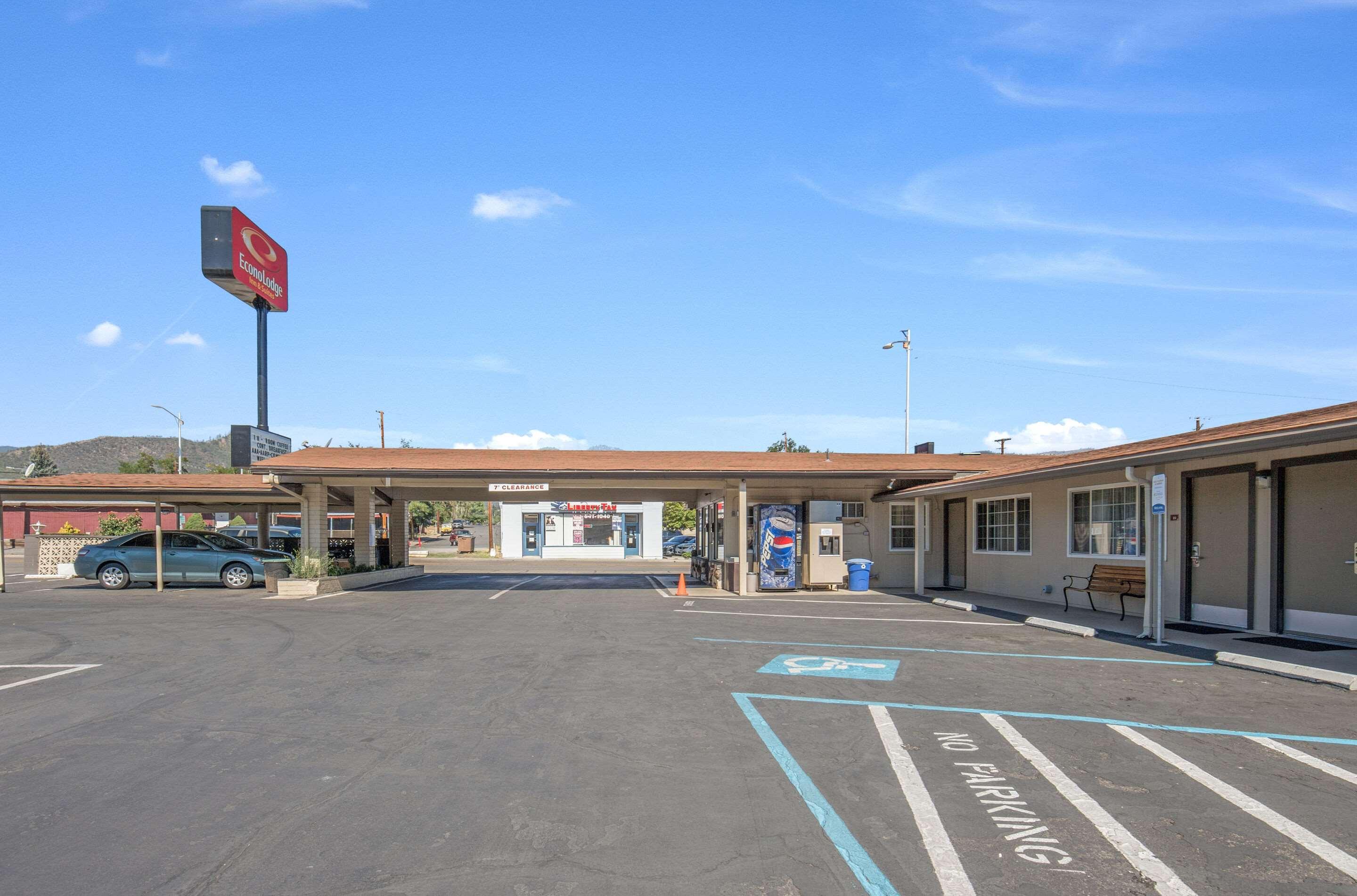 Econo Lodge Inn & Suites Уайрика Экстерьер фото