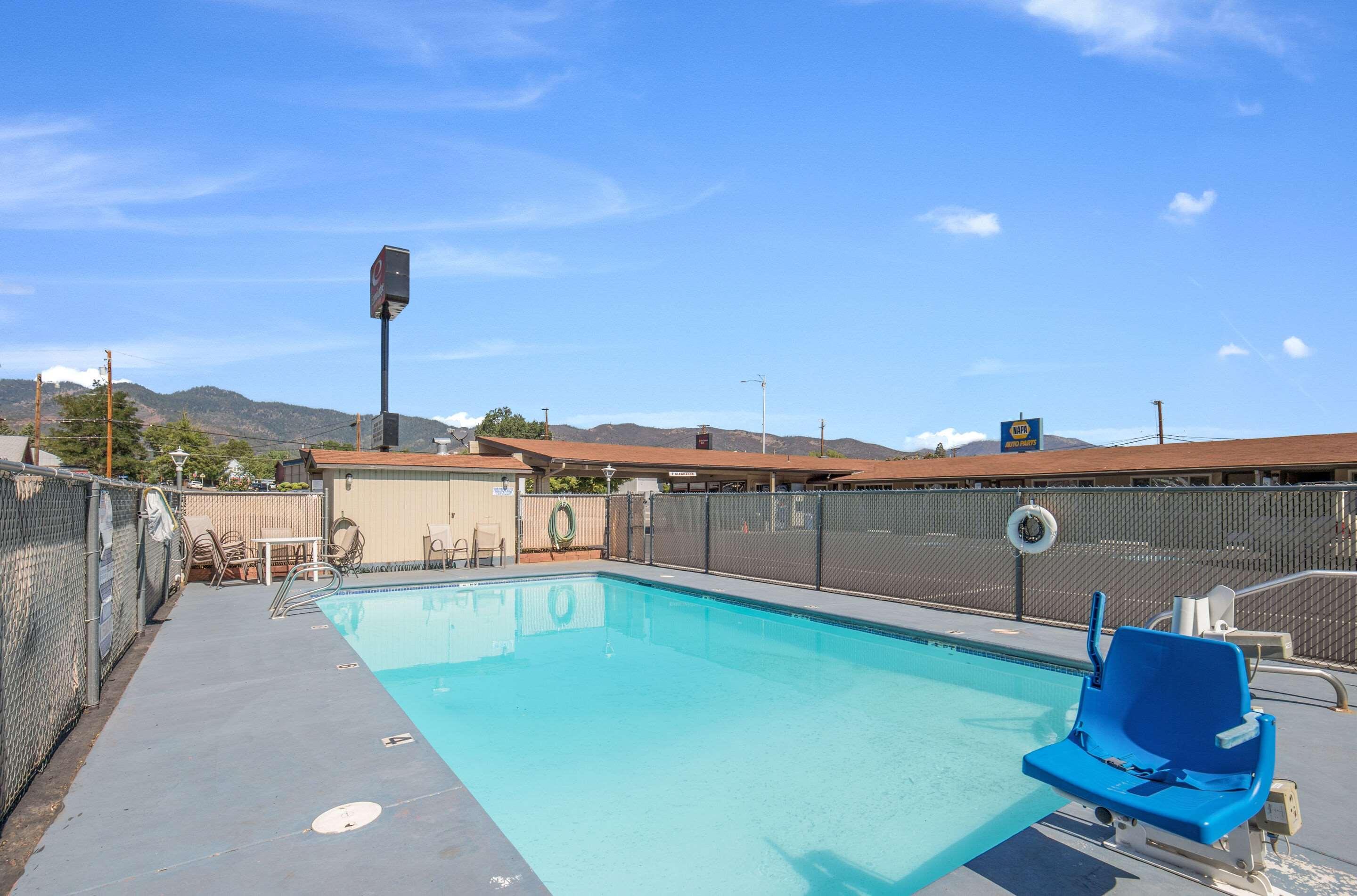 Econo Lodge Inn & Suites Уайрика Экстерьер фото