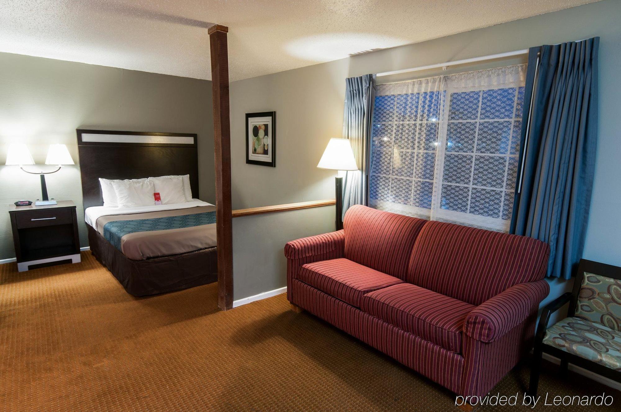 Econo Lodge Inn & Suites Уайрика Экстерьер фото